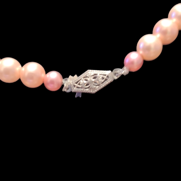 24" Vintage Faux Pearl Pink Necklace Lot 1 - Picture 3 of 3